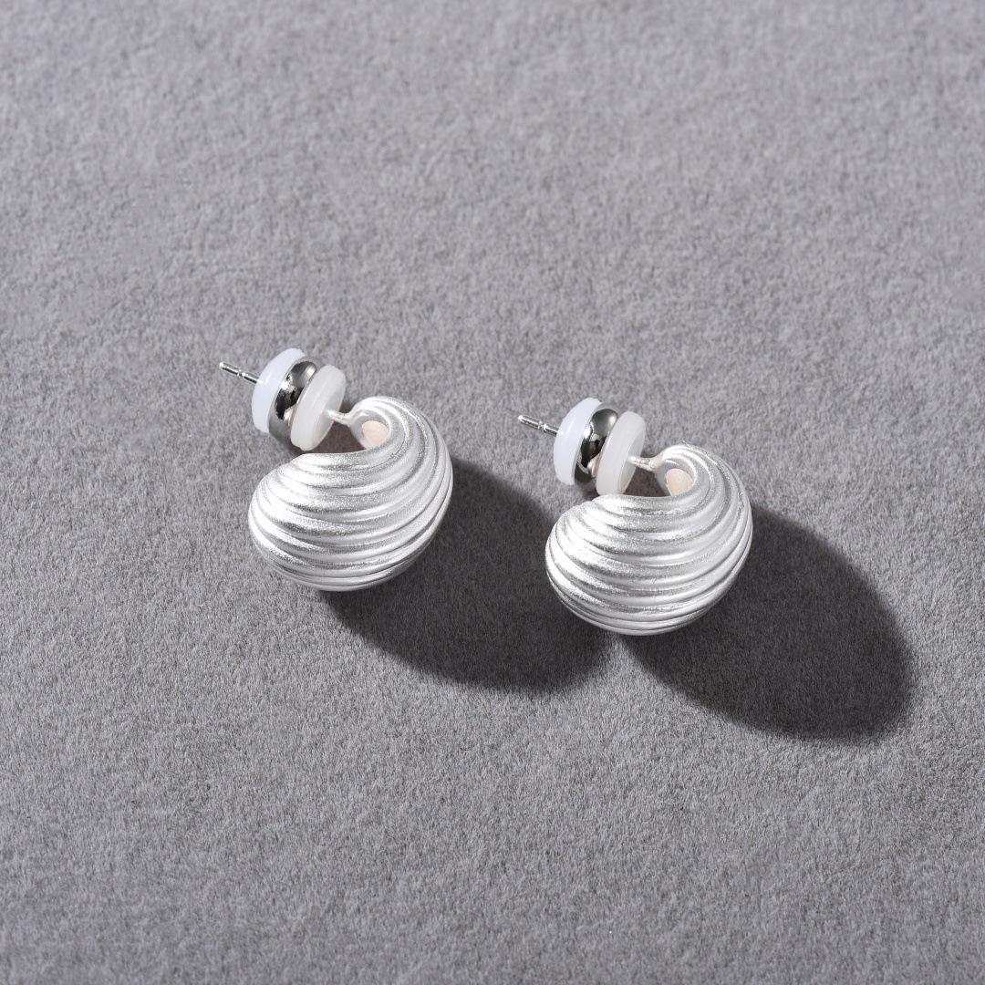 

Original Design Matte Copper Platinum Plated S925 Silver Needle Stud Earrings, Niche Fashion Commuter Must Enter Earrings