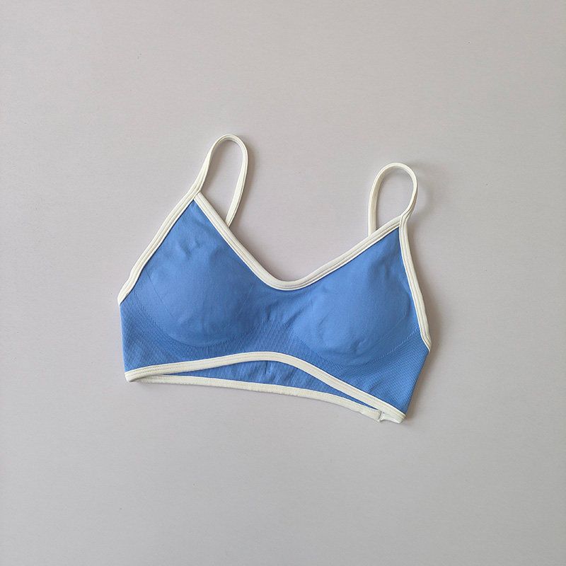 Yoga Set for Women with Chest Pads, Tight-Fitting, Quick-Drying, Suitable for Outdoor Running, Sports, Fitness, and Yoga, High-Waisted Shorts