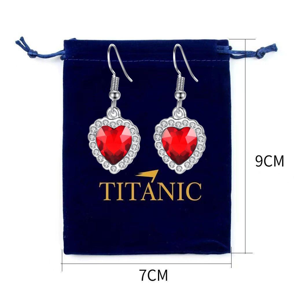 Nuova Collana Ciondolo Cuore d'Oceano Blu Titanic Stile Europeo e Americano Scintillante Moda Zircone Amore Eterno Maglione Rosso Cha