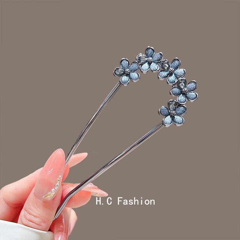 Elegant U-Shaped Butterfly Tassel Hairpin - Ancient Style Floral Accent for Qipao