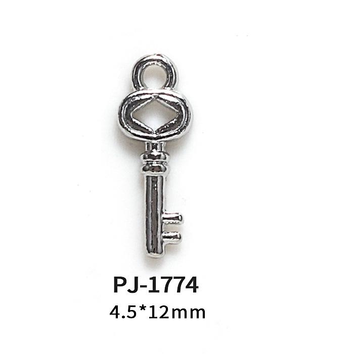 Japanese Young Lady 3D Buckle Nail Art Accessories - Mini Key Lock Heart DIY Decoration