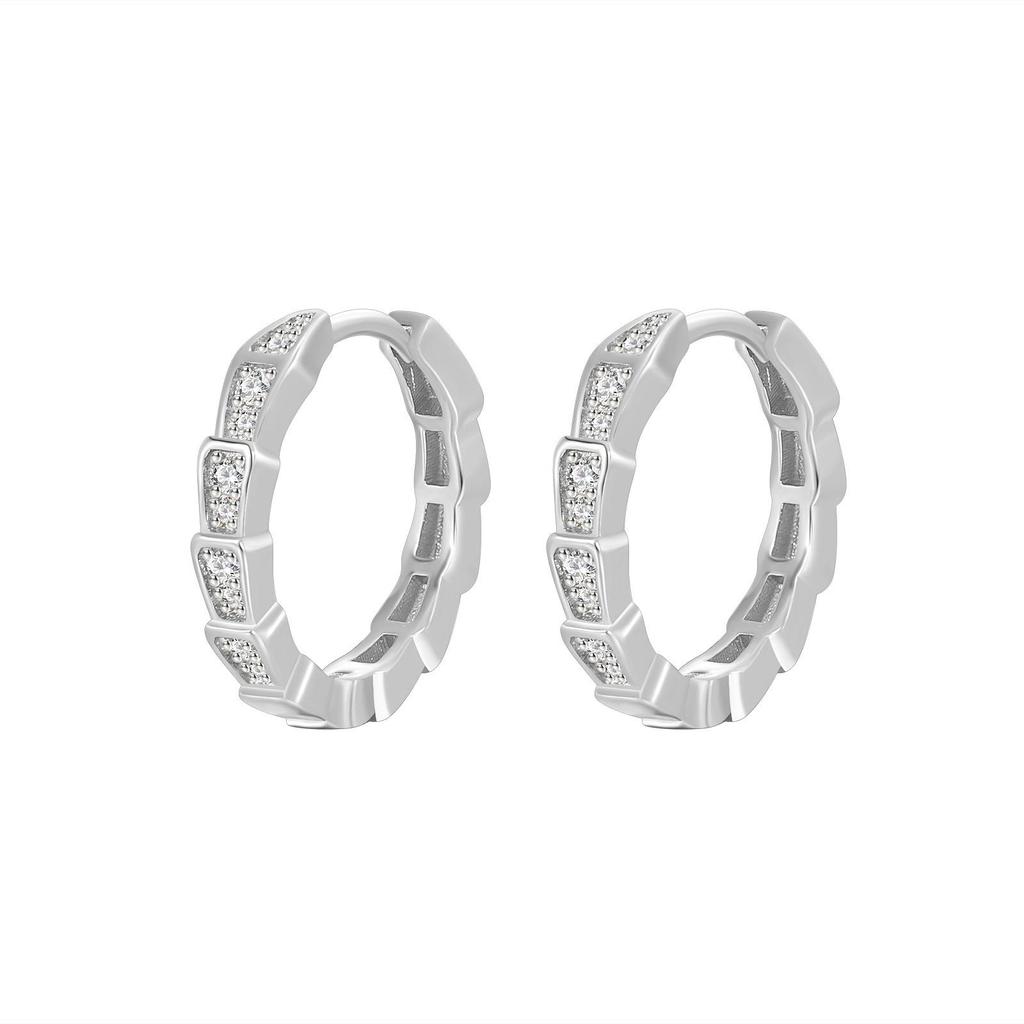 Gold-Plated Bamboo Zircon Ear Cuffs: Elegant and Versatile Earrings for a Luxurious Commute Style