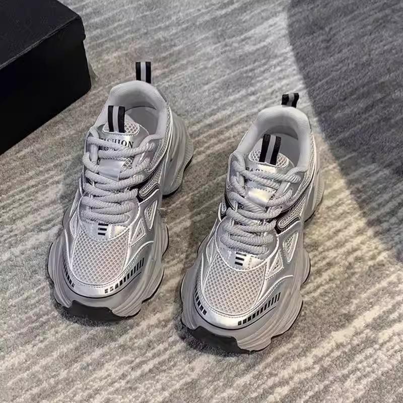 

Thick-soled heightening dad shoes for women 2025 spring new fried street retro versatile small super fire casual sports shoes 35