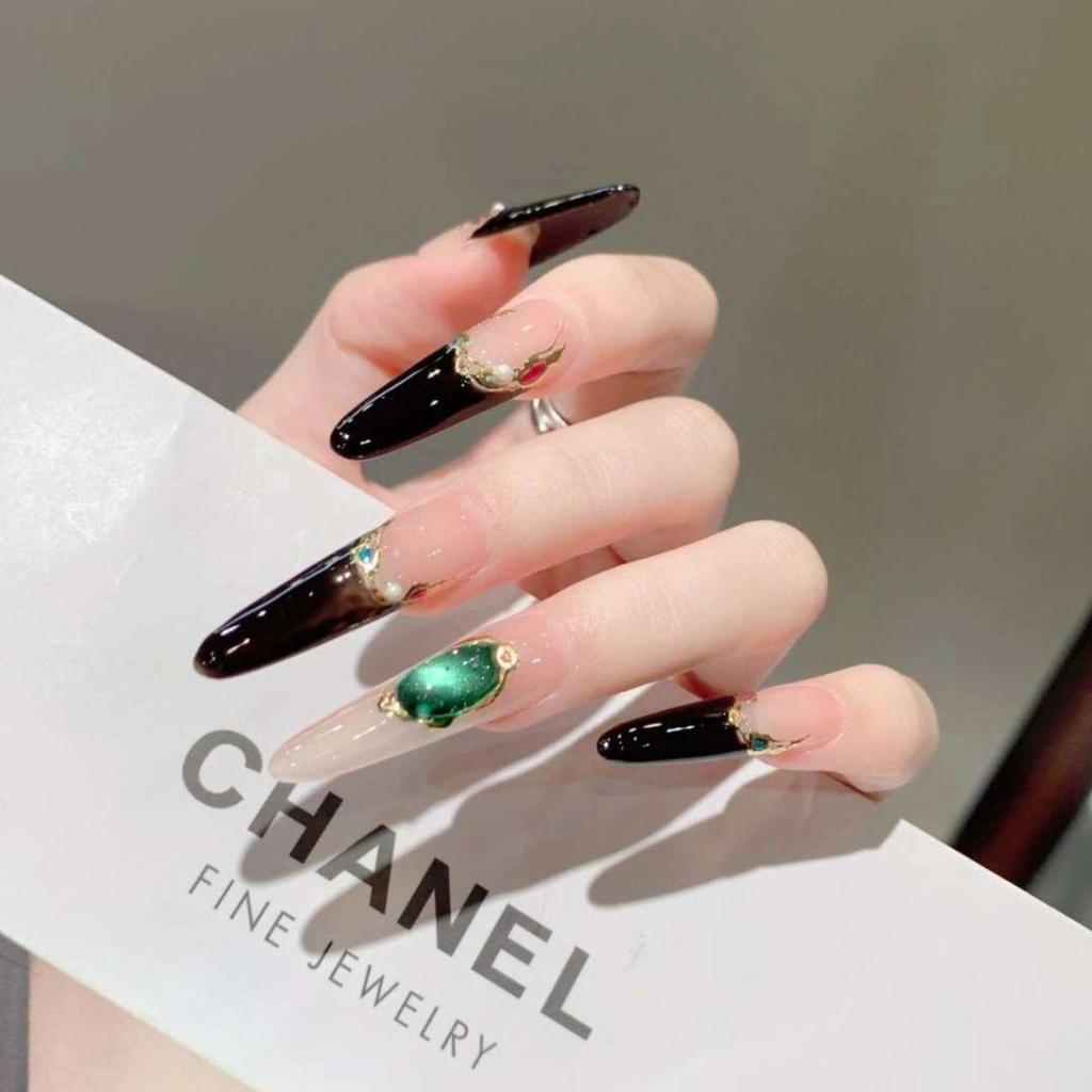 3D Luxury Gem Diamond Nail Art Sticker: Waterproof & Adhesive Crystal Design