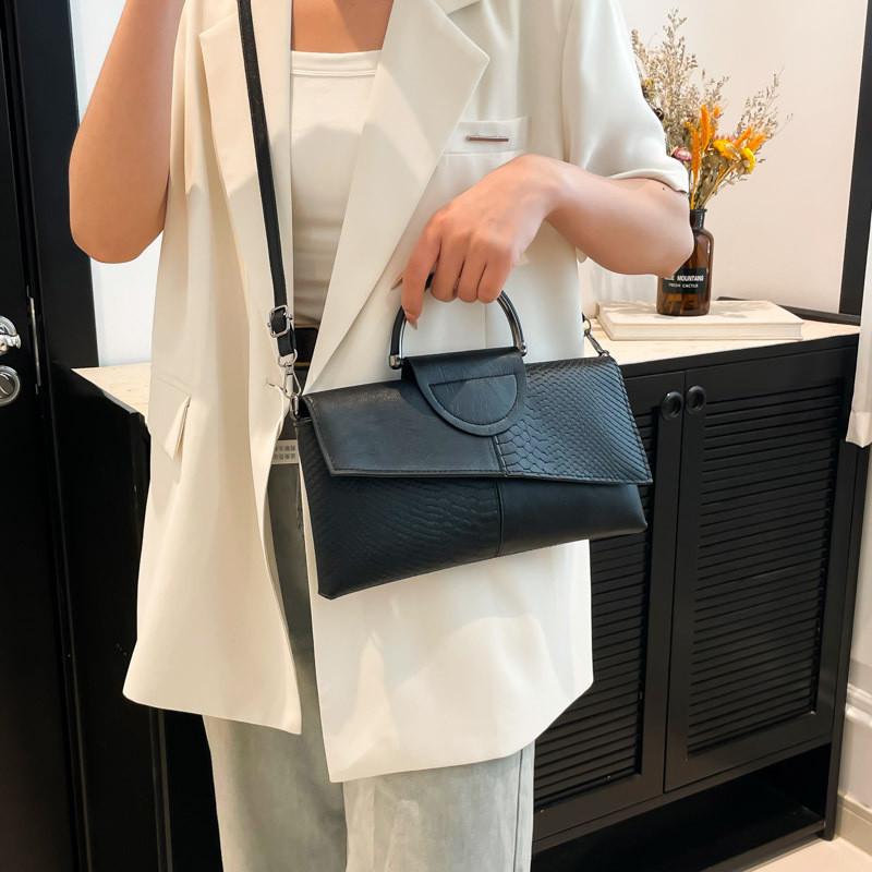 Fashion Splicing Design Snake Pattern Women Casual Single Shoulder Square Bag For Casual Daily Use