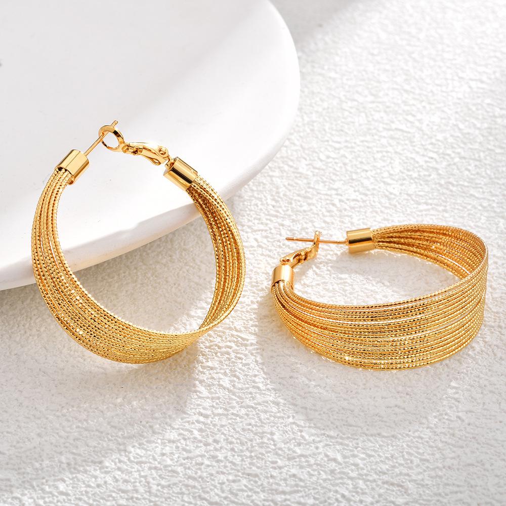 2025 Elegant Multi-layer Geometric Ear Cuff and Stud Earrings Set золотой