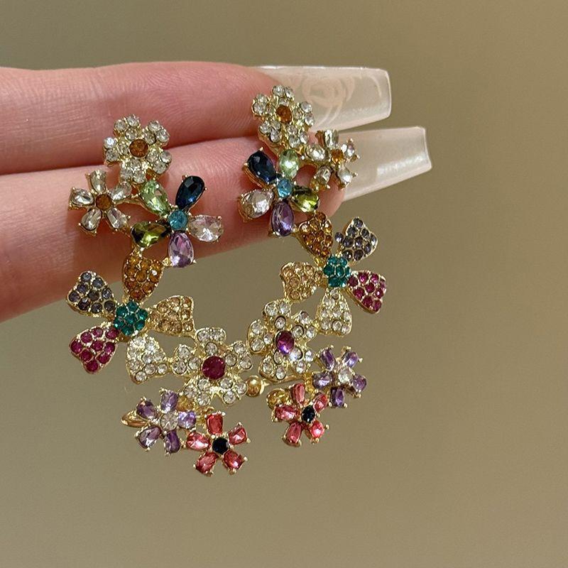 Vintage kontrastierende Blumen Perlen Quasten Ohrringe Sommer süßes Mädchen Herz Ohrringe Reise Foto Urlaubsstil Ohrringe