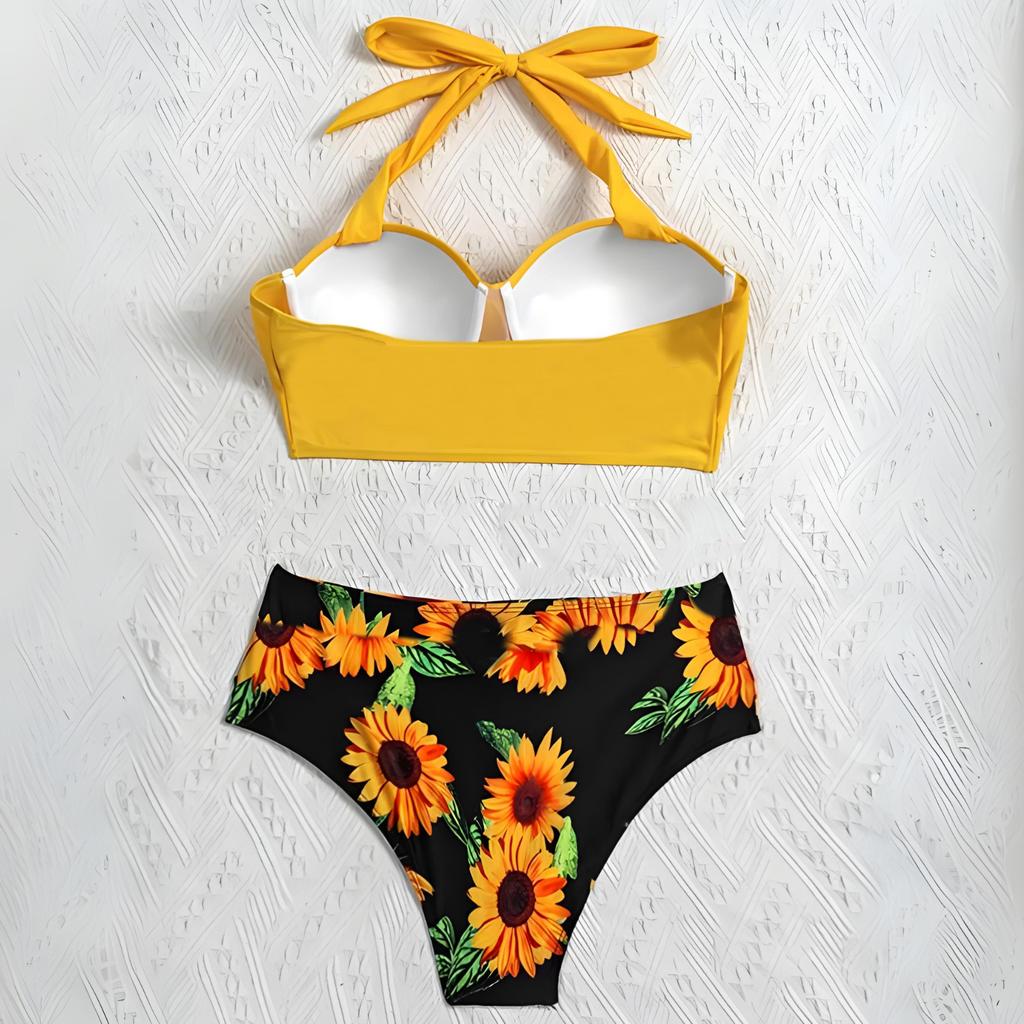 Plus size floral slimming swimsuit set XXXL style and comfort. Plus size floral slimming two-piece swimsuit XXXL for the beach.