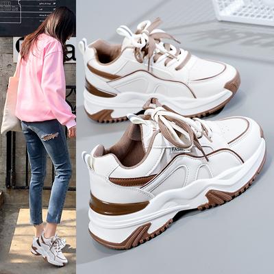 Versão coreana do novo Daddy Shoes Sapatos femininos de primavera para estudantes Sapatos esportivos para todos os jogos Sapatos femininos casuais de sola grossa e altos