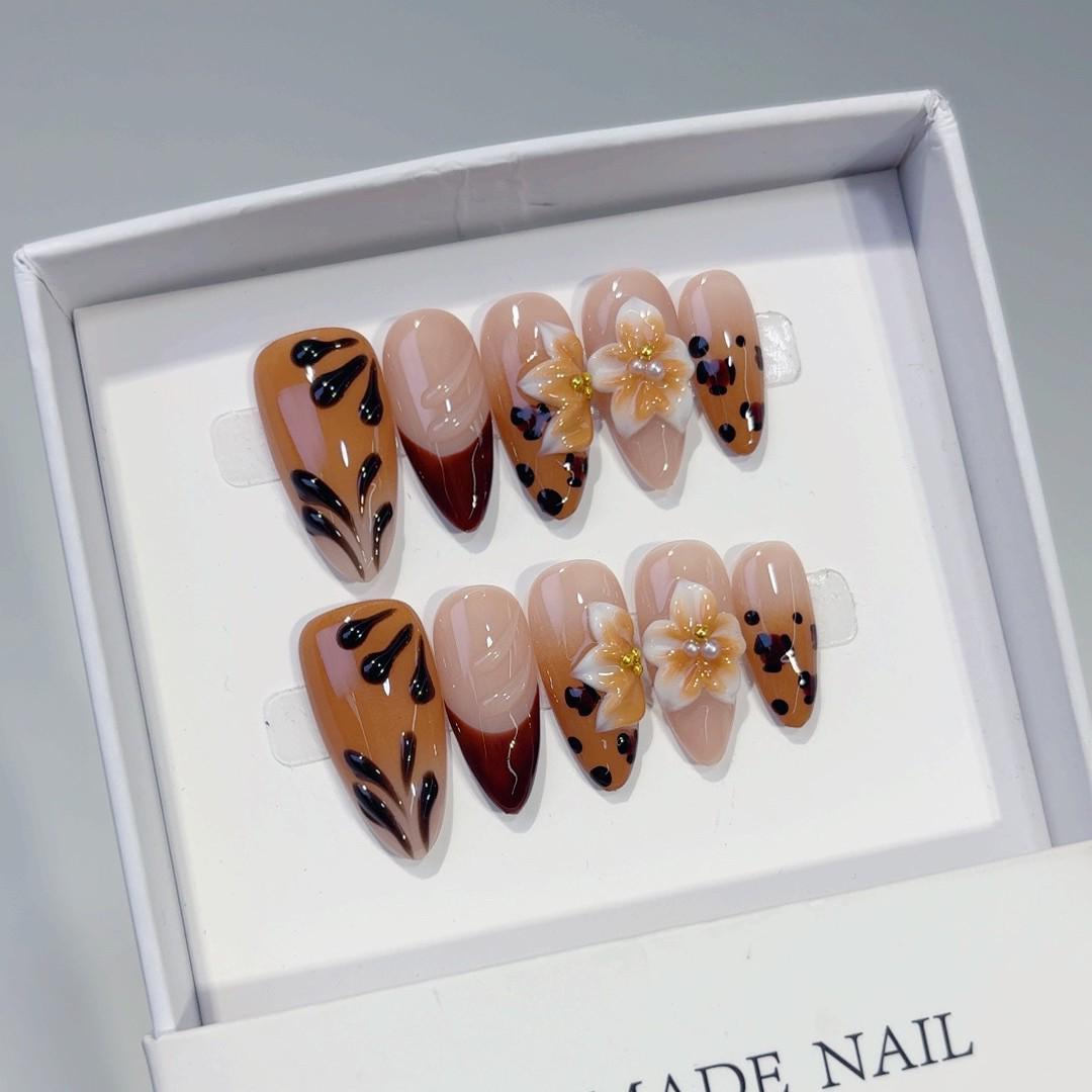 Autumn Cat-Eye Brown Leopard Nails: Hand-Painted, Versatile Wearable Art Medium