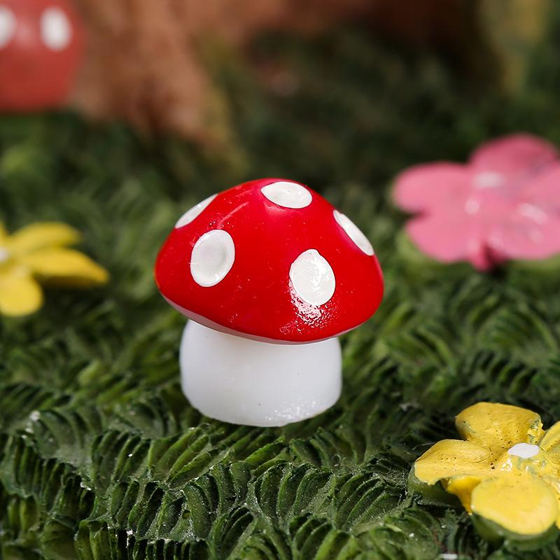 Resin Miniature 6-Color Mushroom Ornaments for DIY Jewelry and Micro Landscapes