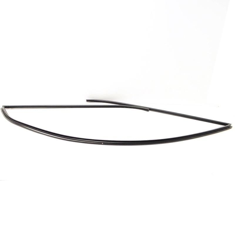 Rear Windshield Upper Moulding Seal 51317027916 for BMW E60 5-Series 525I 530I