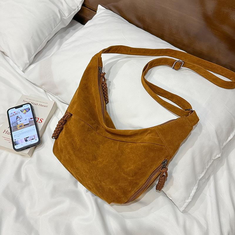 Suede bag women's large-capacity new retro niche shoulder messenger bag commuter dumpling bag