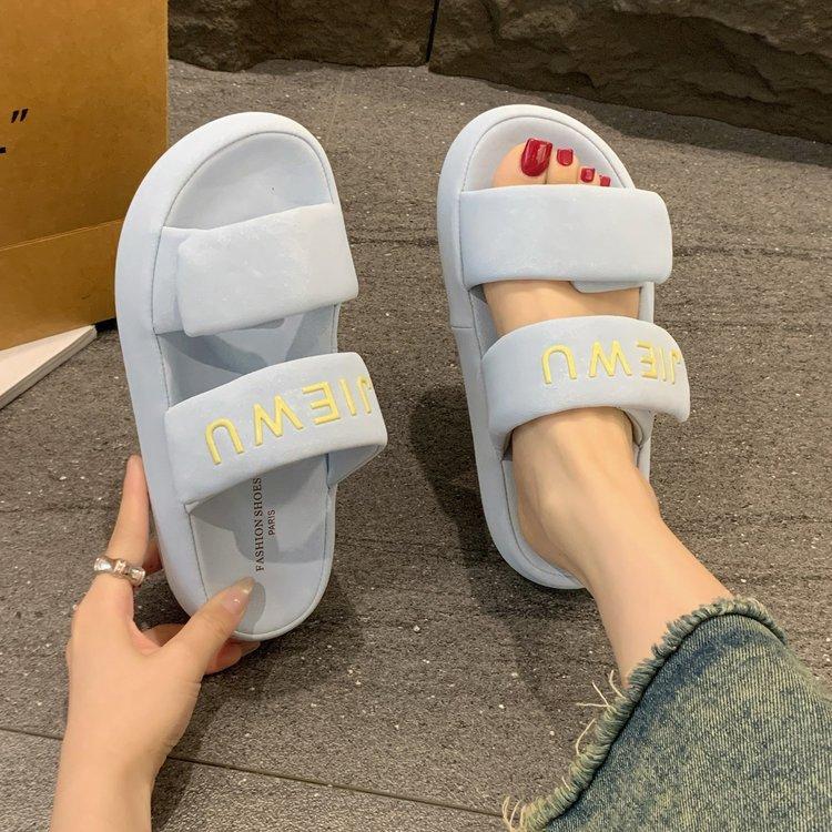 Continuous drag~ stepping on shit thick-soled slippers for women to wear 2025 summer new Velcro beach bread cool slippers