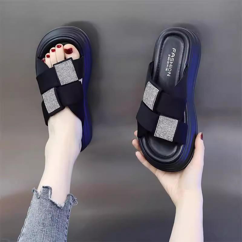 Internet celebrity slippers women's summer wear new fashion muffin soft bottom rhinestone beach sandals large size