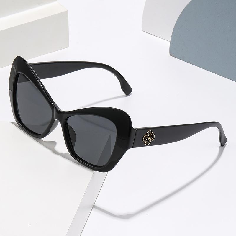 New Cat Eye Sunglasses for Women with Retro Style Eyeglass Beach Travel Outdoor Brand Design Sunshade Glasses Uv400