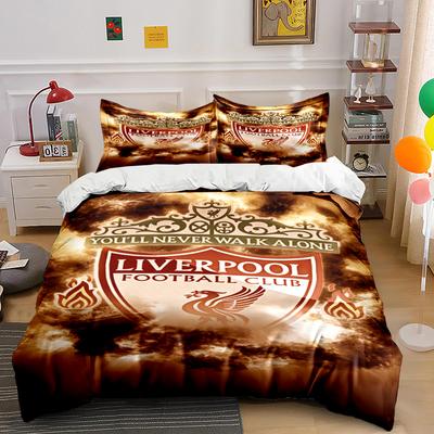 Liverpool Football Club Set Bedding Set (1 Duvet Cover, 2 Pillowcases, Duvet Not Included)