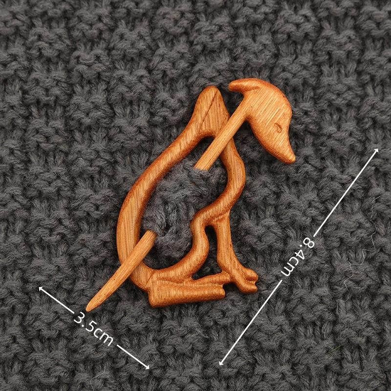 Brooch Pin with Woodenanimal Pattern