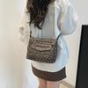 Fashion trend versatile shoulder bag women's messenger bag 2025 new retro foreign style armpit bag