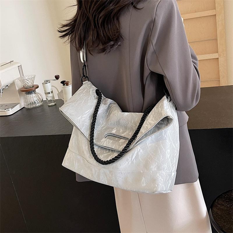 Casual Large-Capacity Foldable Messenger Bag Women'S Senior Sense Versatile Student Class Commute Shoulder Tote Bag