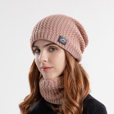 Dámská zateplená pletená čepice Winter Plus na ochranu uší na krk
