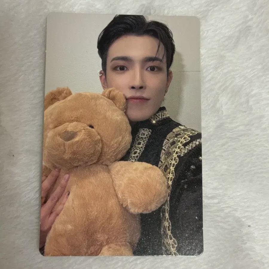 

Ateez Hongjoong Hello 82 Photocard
