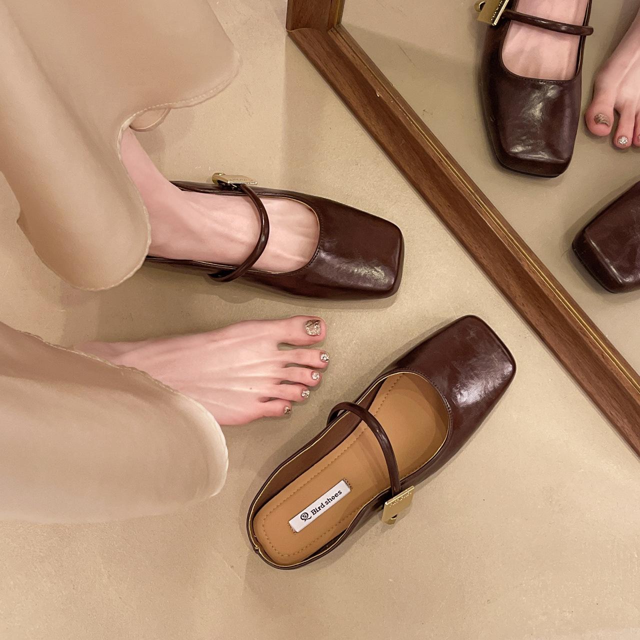 

Вітер 2025 півподнос темперамент новий суперм яка підошва французька мода одинарні туфлі сумка голова півшльопанці жіночі універсальні фея верхній одяг 40 темно-коричневого кольору