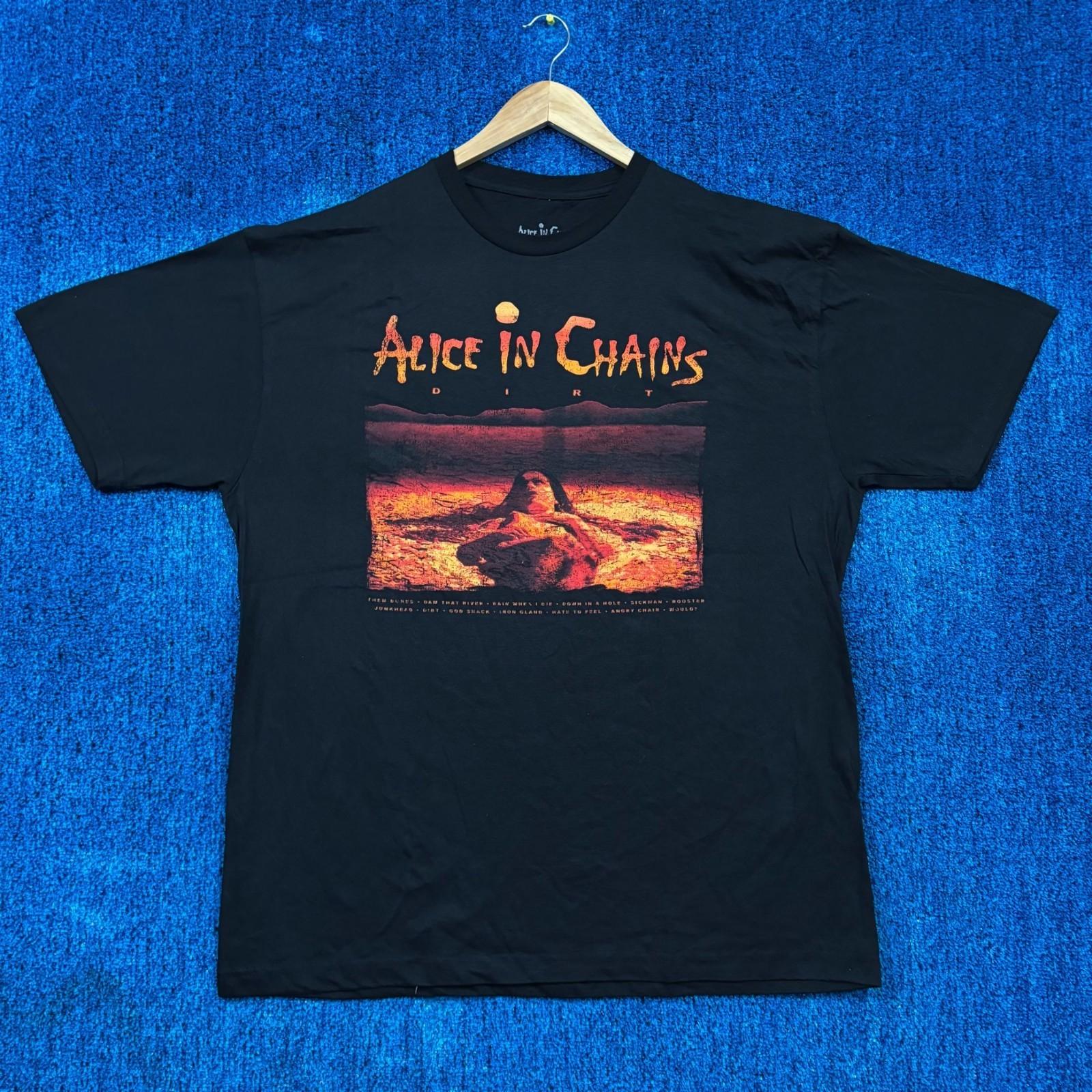 Alice In Chains “Est 1987 Dirt” Rock Band Graphic T-Shirt Size XL Unisex T-Shirt S