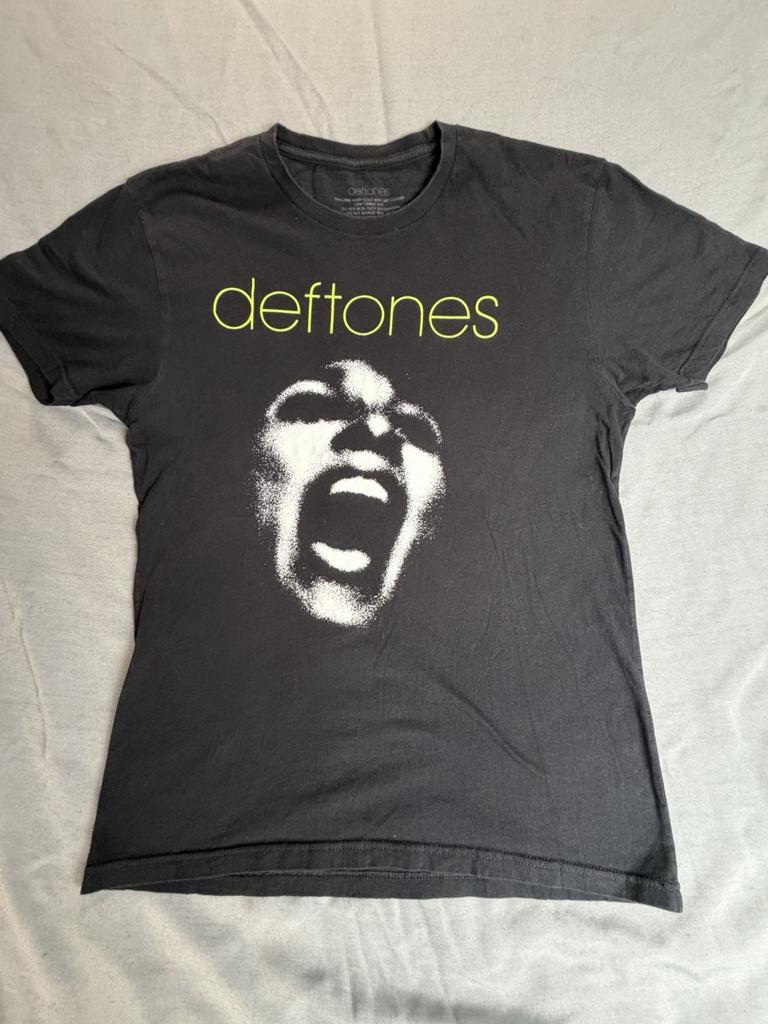Camiseta de Banda Mediana Deftones Primavera 2022 Gira de Conciertos con Gráfico de Cara Gritando