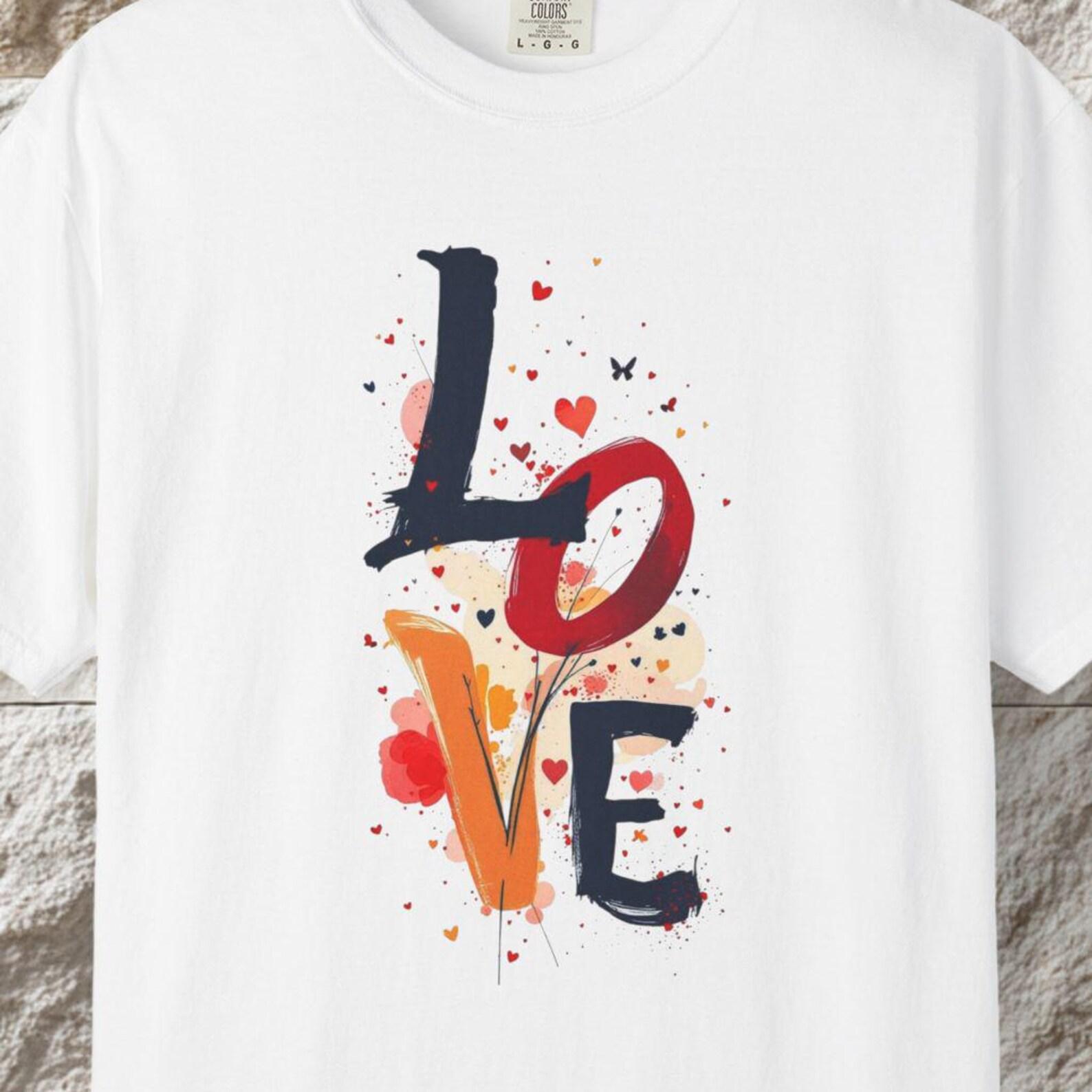 Love Typography T-Shirt, Modern Romantic Graphic Tee, Couple s Gift M