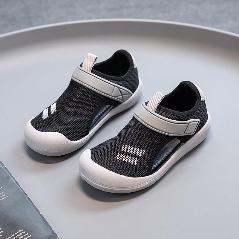 Kids Sport Sandals Boys Girls Soft Sole Breathable Mesh Closed-Toe Outdoor Walking Shoes