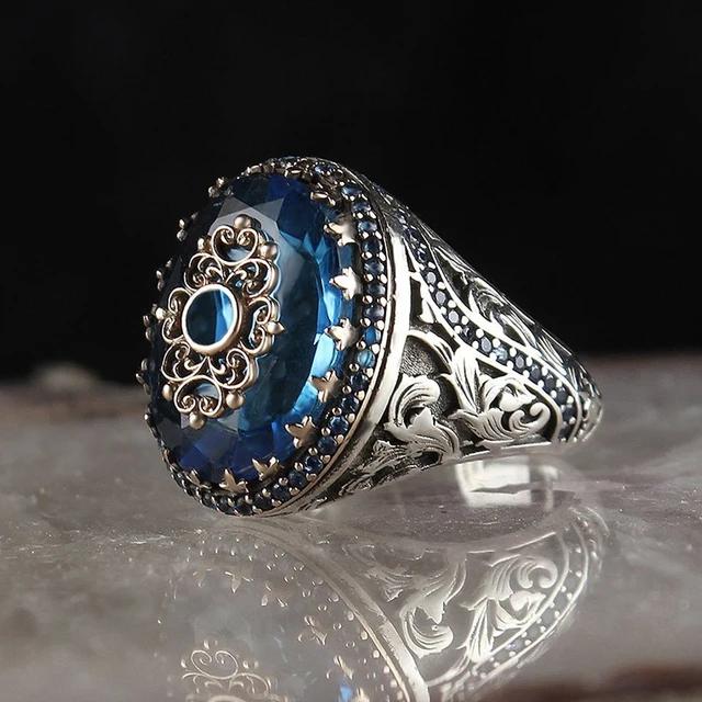 New Inlaid Emerald Men's Luxury Ring Personality Retro Domineering Personality Ring To Attend The Banquet Party Jewelry