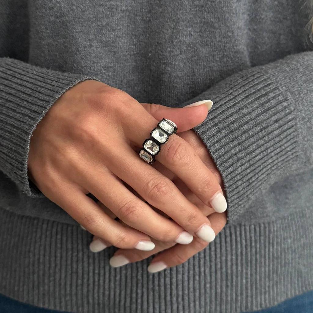 Salircon 2026 New Trendy Square Grey Crystal Ring Women Minimalist Silver Color Geometric Finger Ring Acrylic Daily Wear Jewelry