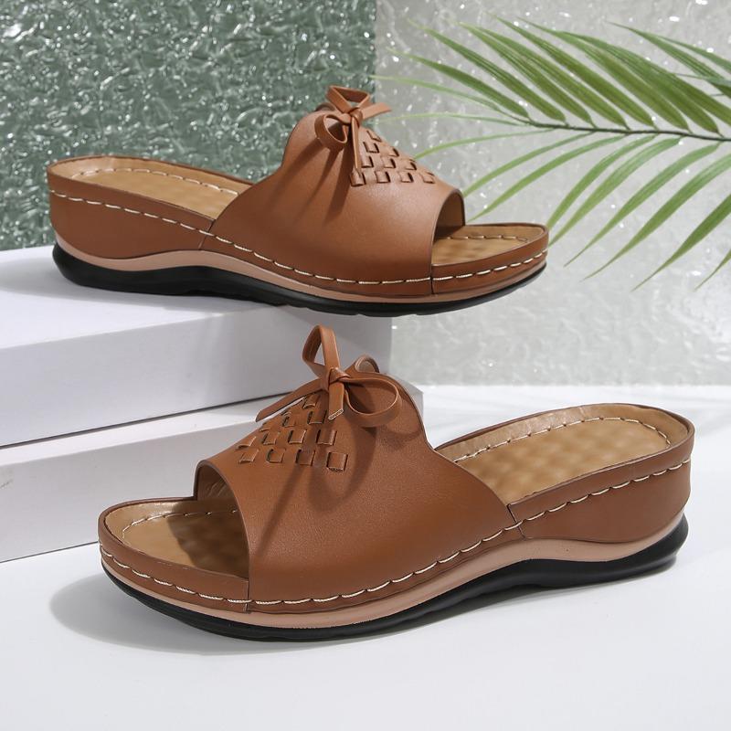 Spring and summer new slope heel slippers women's thick bottom women's sandals casual light large size ladies