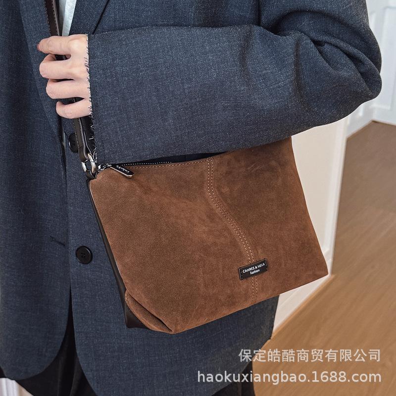 Autumn and winter retro matte bag women's 2025 new versatile shoulder underarm messenger bag niche portable bucket bag