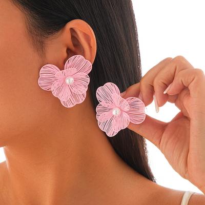 Fresh and Sweet Flower Imitation Pearl Earrings, Fashionable Temperament Pastoral Design Sense Exaggerated Stud Earrings