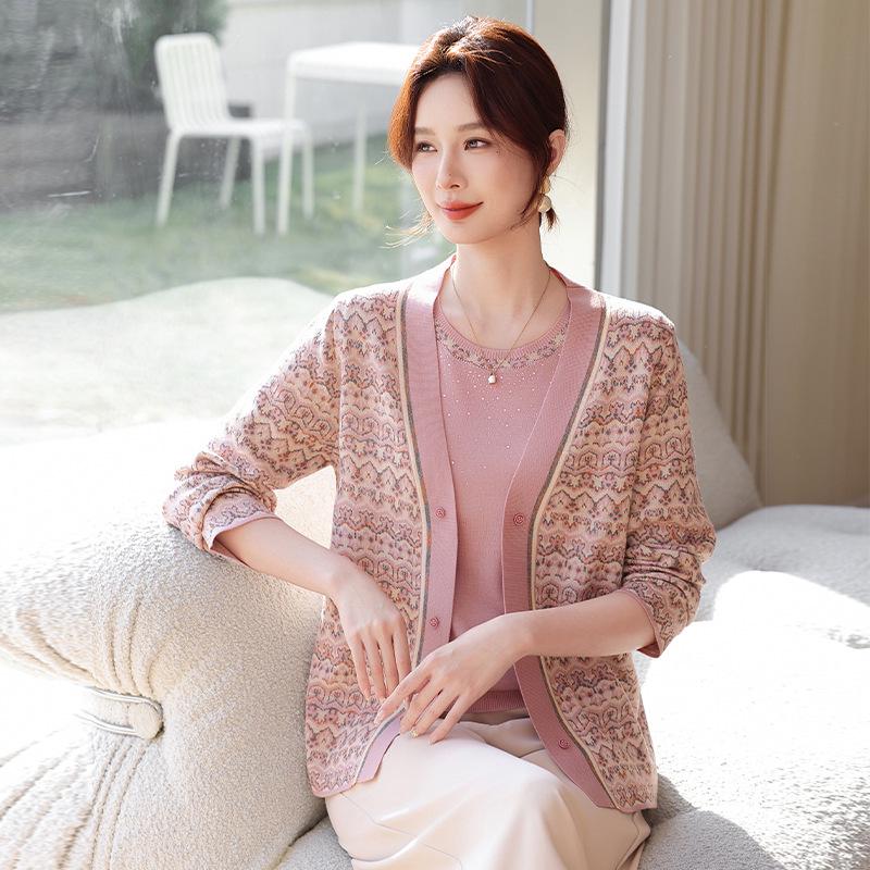 

2026 Trendy Spring Knit Cardigan Set for Stylish Middle-Aged and Elderly Women L [Recommended up to 105 lbs] розовый