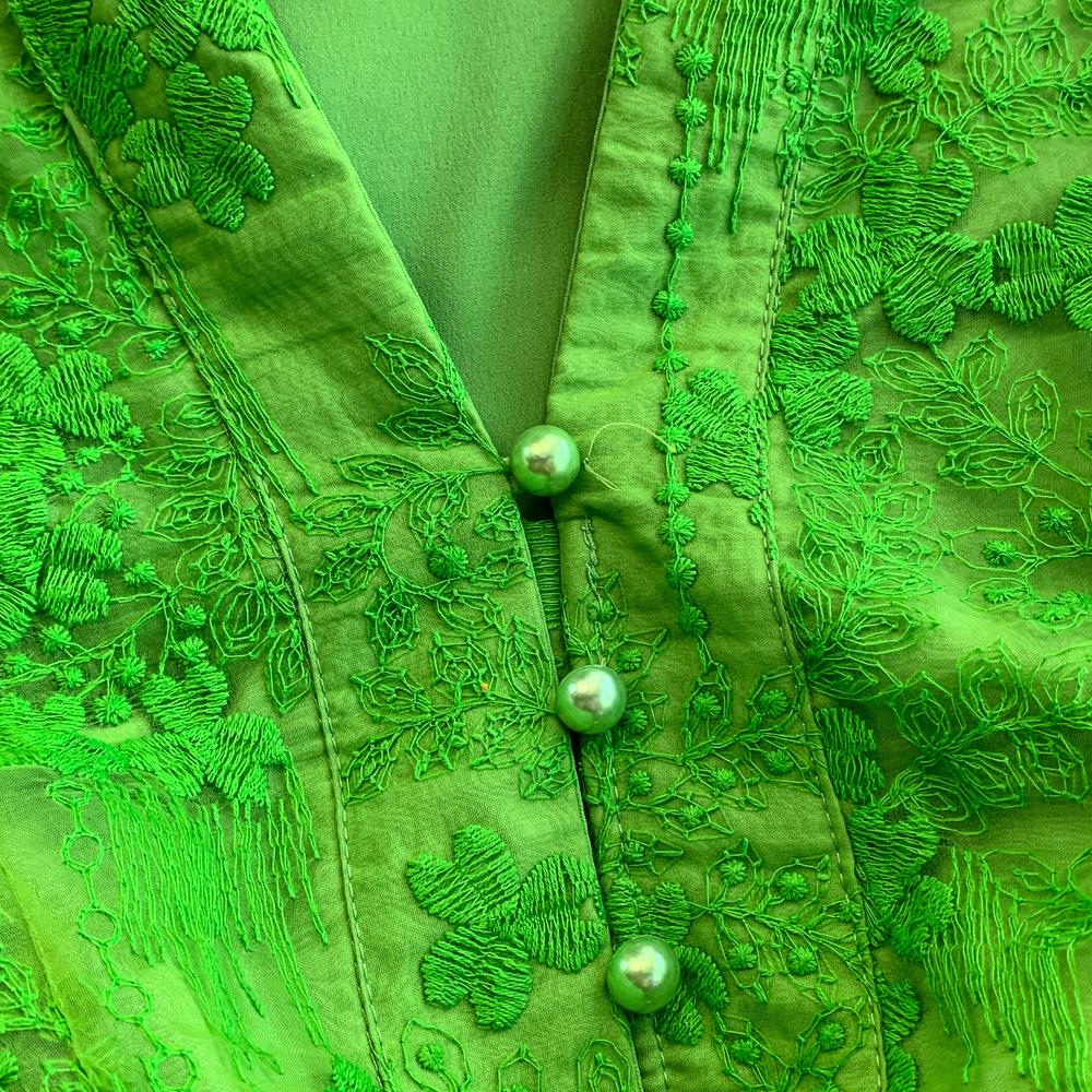 2025 Summer and Autumn Vintage Court V-neck Lantern Sleeve Fashion Embroidery Versatile A-word Elegant Dress