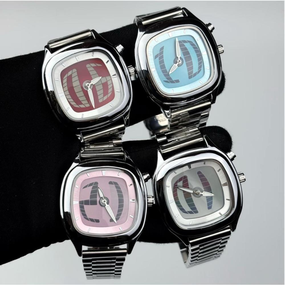 Montre-bracelet à quartz pour homme Boîtier carré coussin Bracelet en acier inoxydable Analogique Affaires Étanche