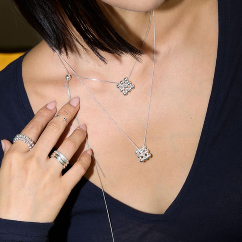 SULTANA Pearl Silhouette necklace 02