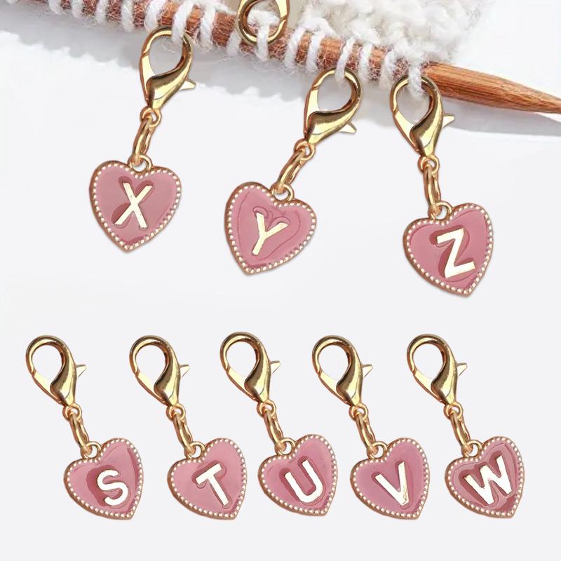 Gorąca sprzedaż 26 liter angielskich różowy dwustronny breloczek z brzoskwiniowym sercem w kształcie serca stopowy dodatek wisiorek