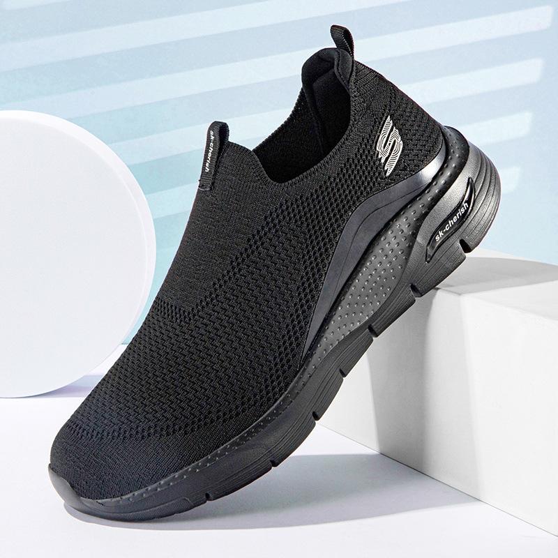 New men's shoes lazy walking shoes lightweight large size fly-woven mesh casual sports shoes