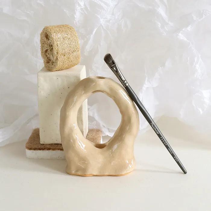 

PROOF ANGLE CONCEALER