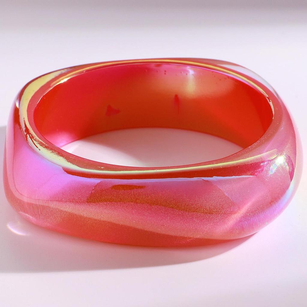 Transparent European & American Retro Resin Irregular Polygon Bracelet - Bold and Unique Hand Jewelry