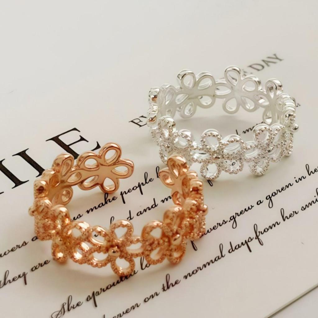 Korean Style Hollow Flower Adjustable Ring - Simple, Versatile, and Elegant Fashion Accessory