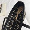 Tote Bag - Fashionable and Versatile Business Shoulder Bag for Ladies, with A Sophisticated Design and Suitable for Carrying.