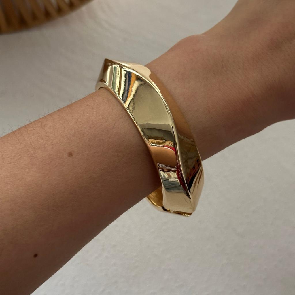 Vintage Wide Cuff Bangles Hip Hop Punk Hammered Texture Gold Color Geometric Metal Spring Bangles For Women Bracelets Men Jewelr