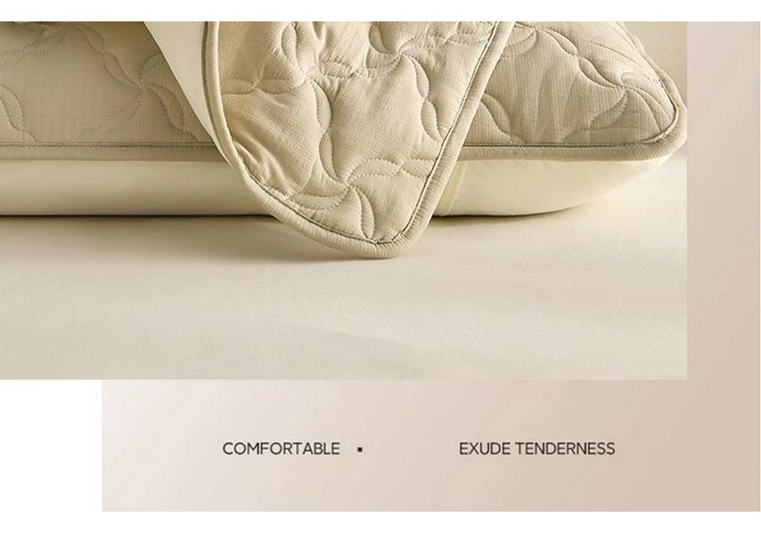 Quilted Anti-Dirt Pillowcase: Oil, Dirt & Saliva Resistant, Machine Washable, Ideal for Home/Dorm.