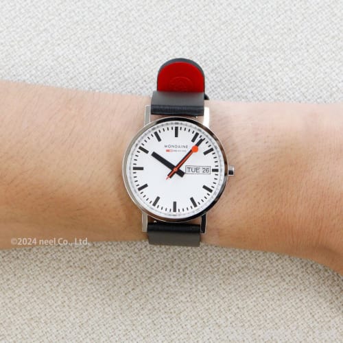 Mondaine New Classic Swiss Watch for Men and Women, A667.30314.11SBBV, Officially Imported