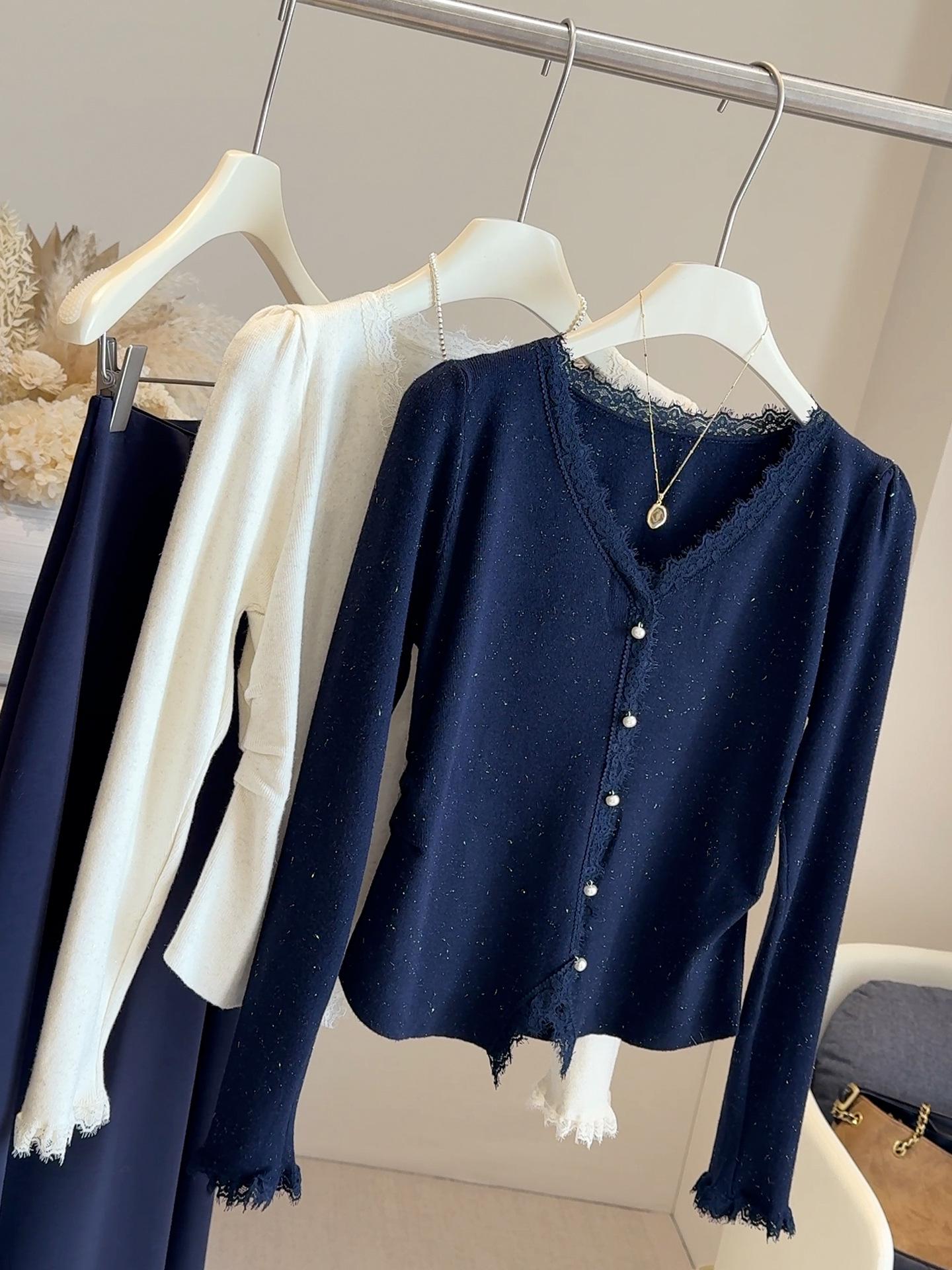 

Женский сверкающий свитер-пуловер с V-образным вырезом и кружевной отделкой - Универсальный трикотаж однотонной расцветки для осени 2025 One Size темно-синий